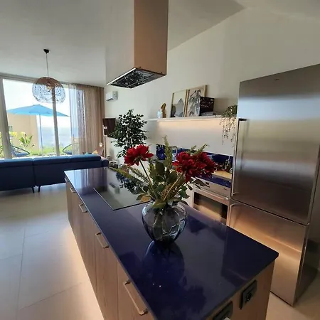 Spacious Swimming Pool Villa 99, Palase Villa *
