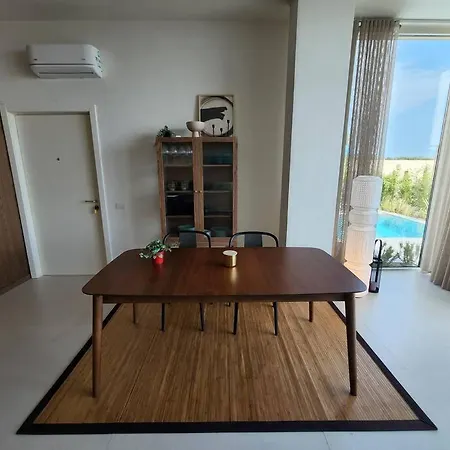 Villa Spacious Swimming Pool Villa 99, Palase